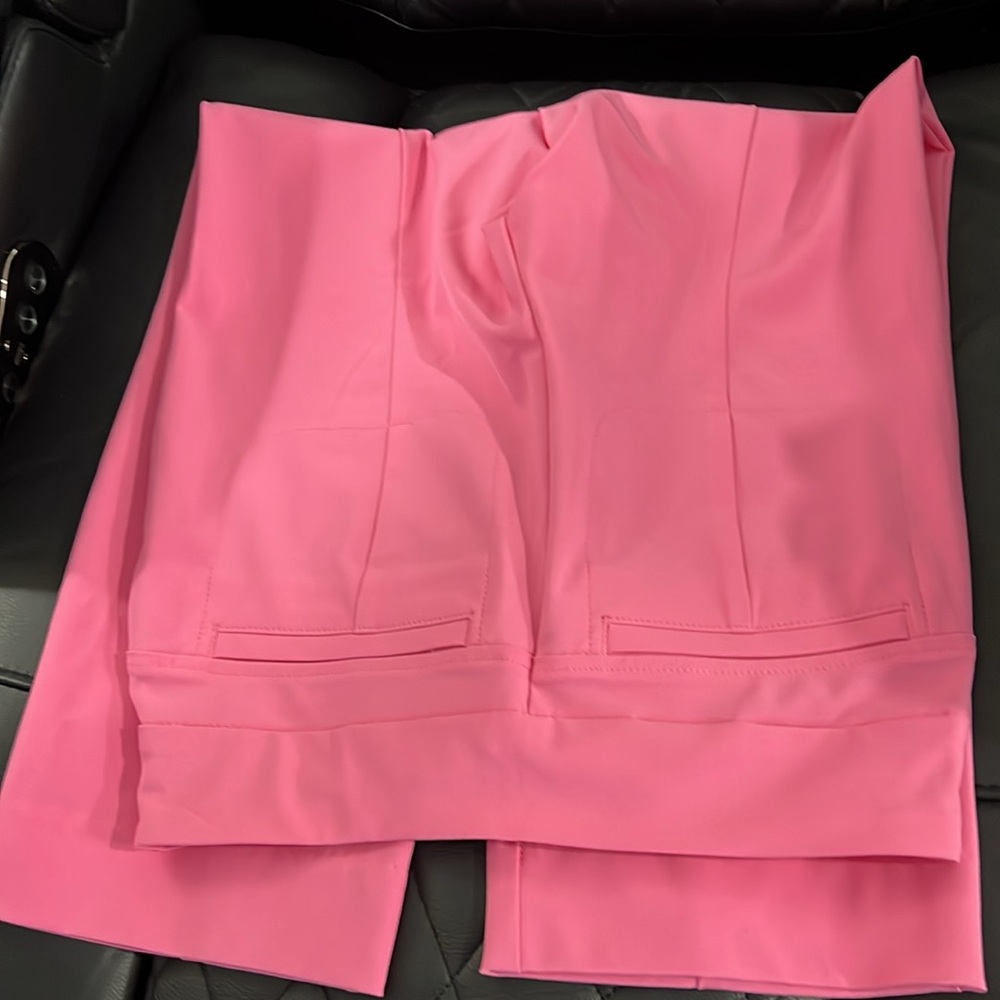 Brand new, beautiful and very comfy Luxletic Lilly Pulitzer pant, Size 2. - Picture 4 of 5